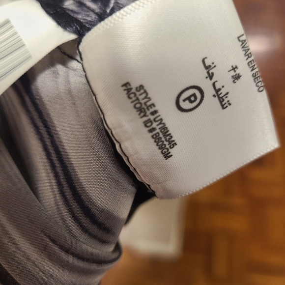 BCBGMAXAZRIA IZA 100%SILK DRESS size XS - Picture 9 of 10